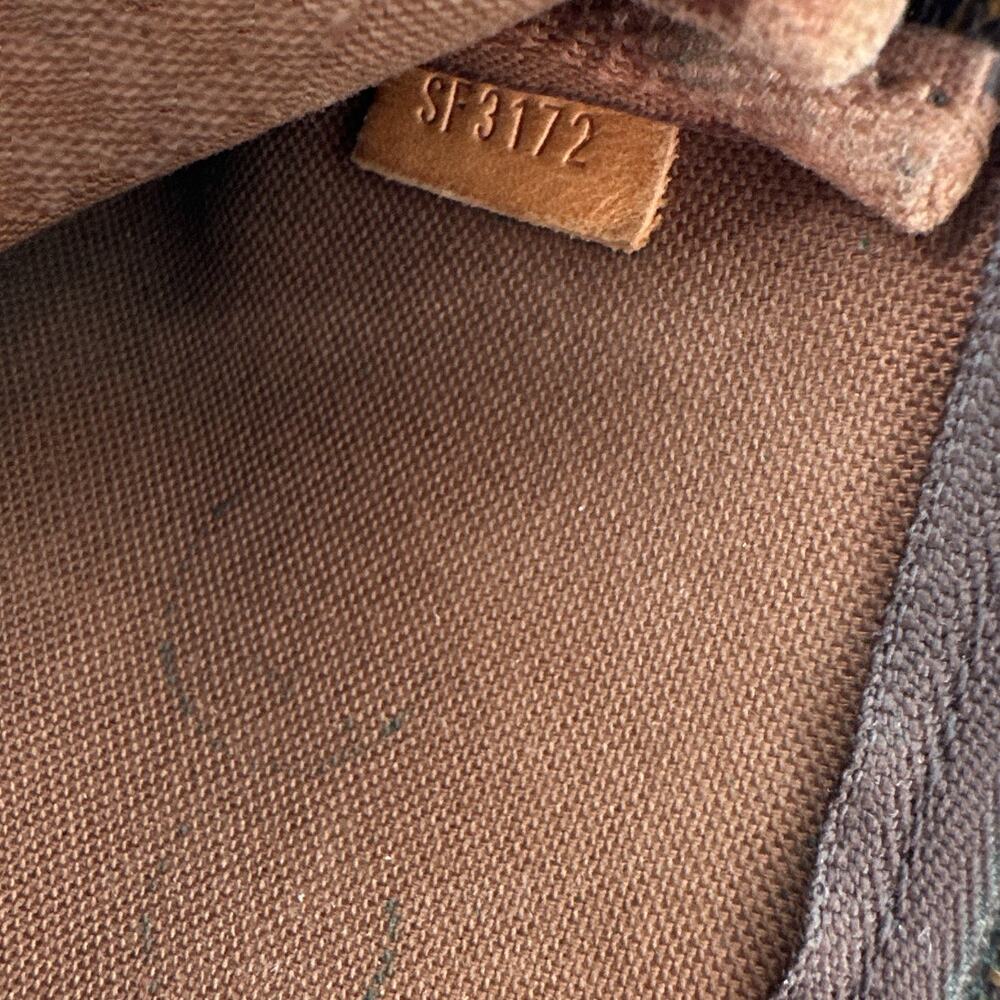 LOUIS VUITTON Pochette Accessoires Monogram Canvas Mini - Picture 8 of 12